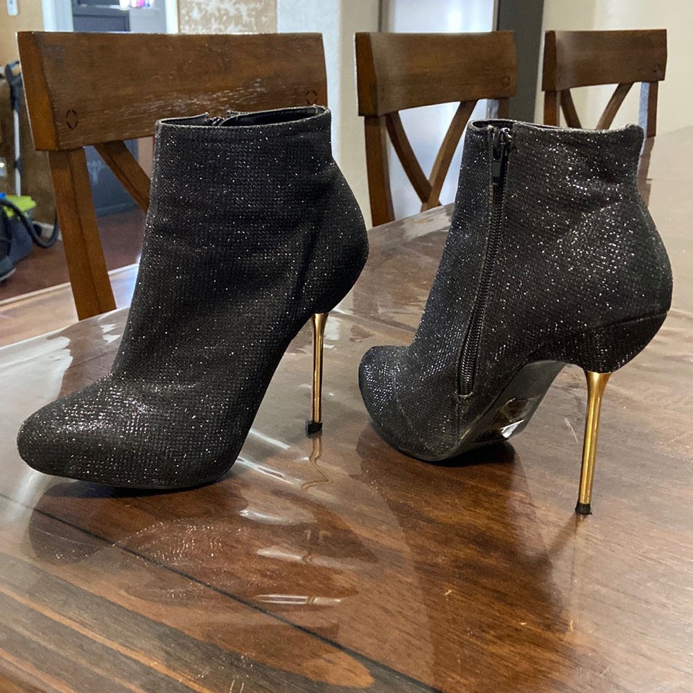 Shoe dazzle booty high heel shoes